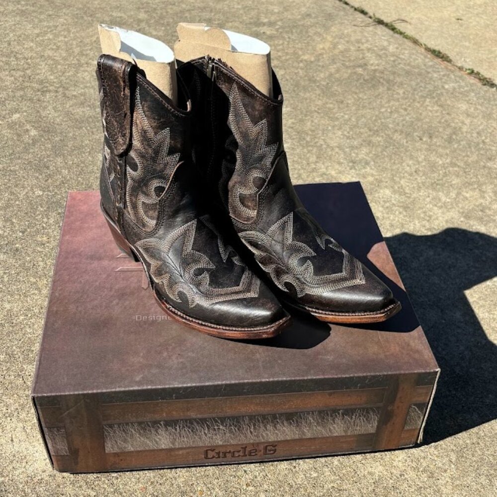 Circle G by Corral Black & Brown Western Style Ankle Boot